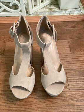 Tan Faux Suede Platform Wedge size 6